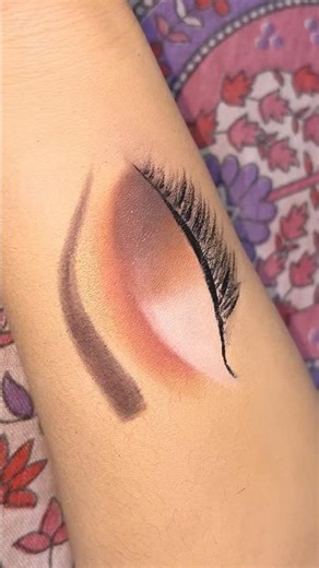 Half cut crease eye makeup on my hand ❤️❤️😍😍😘😘plss subscribe #subscribe #viral #like#eyemakeup