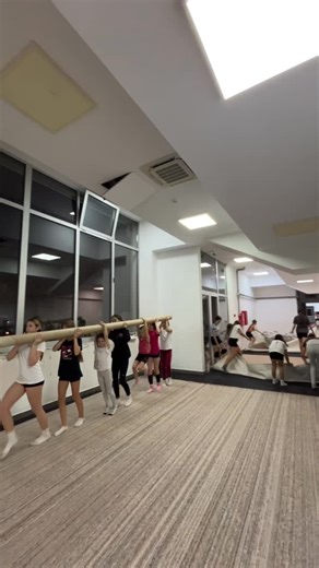 Kraj treninga, svi pomžu !😆🤣#rg#rytmichgymnastics #hardwork | RITMIX