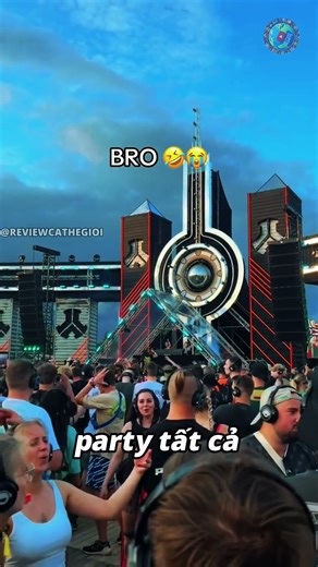 Đừng bao giờ tháo tai nghe khi ở đây 🤫