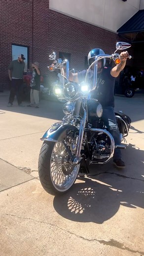 6.6K views · 2.4K reactions | Beautiful springer! #chicanostyleviclas  @moto_clay • How can you not love them Springer Classics! @mavharley @texas.raza @lowco_familia #classic #springer #harley #harleydavidsonmotorcycles #goviral #motorcycle #bikelife #bike #ride #ridemotorcycleshavefun #2wheels #dowhatyoulove #motoadventure #harleycustom #smiles #positivevibes #positivity #livefree #liveyouradventure #liveyourlife #liveyourbestlife | Chicano Yank | Facebook