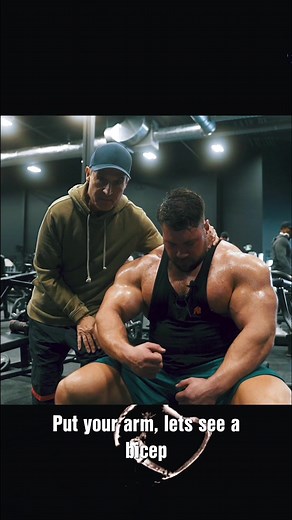 Look into my bi’s 🌀 💪 #biceps #hypnosis #bodybuilding #flexing #bice...