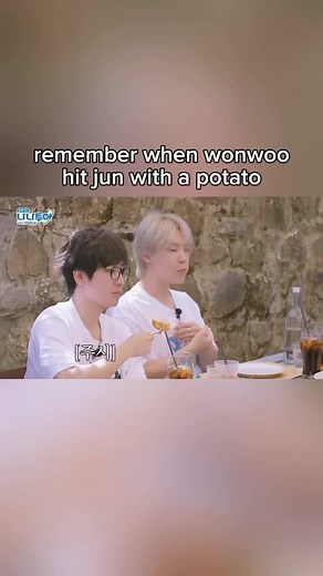 He couldn't stop laughing sjjsjs😭😭😭 . . . . . . . . . . . videos credit to the rightful owners✨️ #MINGYU #SEUNGKWAN #Joshua #SCOUPS #JEONGHAN #DK #THE8 #jun #WONWOO #SEVENTEEN #HOSHI #WOOZI #seventeen17_official #vernon #dino #funnyreels #seventeencarat #viralshorts #kpop #kpopedit #fypviral #carat #fypシ゚ #viralvideoシ #viralreelsシ #explore #explorepage #memes #kpopmemes #goingseventeen | Bdcarat Dairy