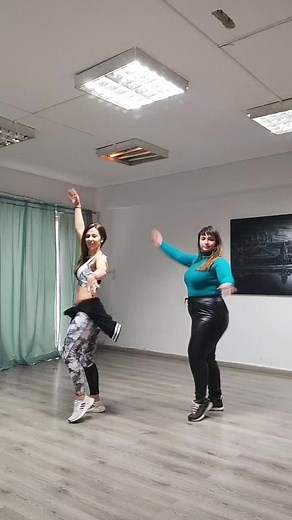 #shimmy #dance #howtodance #bellydance #foryoupage #fyp #canyoudance #bellydancers #tutorial #tecnique #bellylesson #happytime #orientaldance #bellydancetiktok #egyptiandance #challenge #shabby @Nefeli Tzatzala