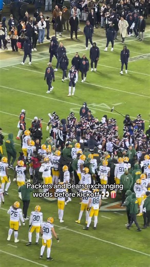 These teams DO NOT like each other 😳 @Kaitlin Sharkey #nfl #football #nflplayoffs #packers #bears