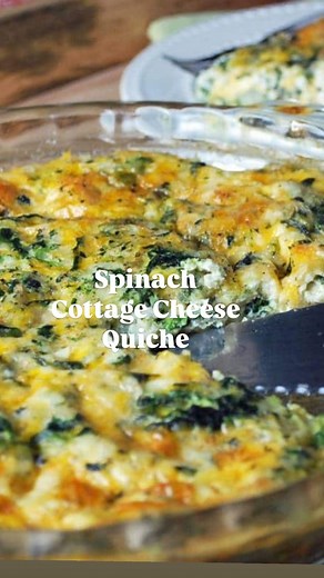 Amelia Livingston | Crustless spinach cottage cheese quiche💫 This protein and veggie-packed quiche is a tasty low-calorie low-carb meal. We love it topped with... | Instagram