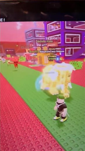 Un strawbery spawn dans le serveur d’unchained #rblx #roblox #shorts #viral #unchained #gaming
