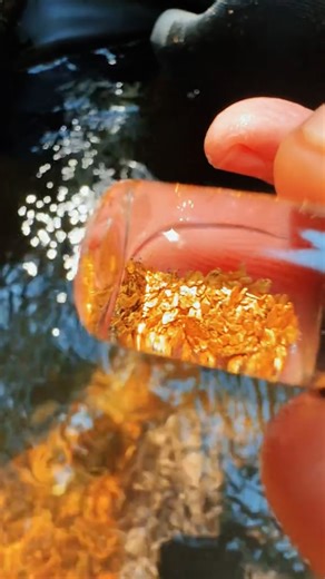 I discovered real gold in the river 💰😮 | UNILAD Tech