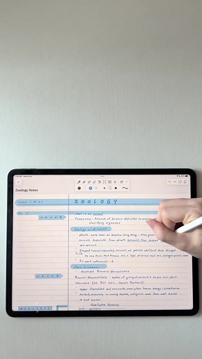 - and that’s what you missed on Notability! 😋 We’re kidding, you didn’t miss anything, you’re right on time! There are so many exciting changes with our latest update, so here’s a quick recap of the major differences. For more details, check out our blog post! Also, stay tuned for more in-depth videos 👀 What do you want to see about the new design? Tutorials? Walkthroughs? Let us know, and we’ll make it 💬 #studytok #notability