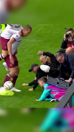 Unbelievable Scenes In Football 🤯 #football #soccer #trending