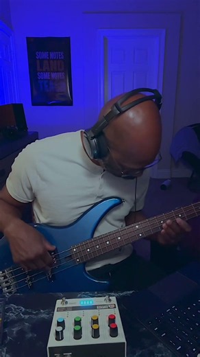 Crafting with Chroma C #imrpovisation #bassguitar #bassplayer onsole￼
