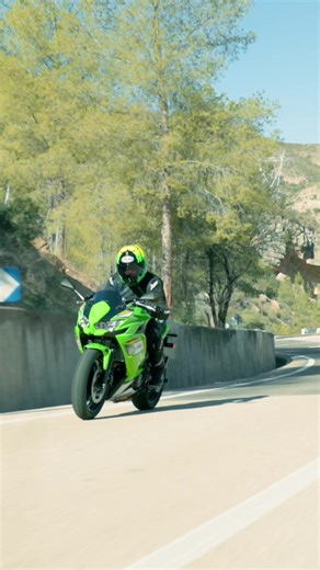 From your daily commute to backroad escapes, the #Ninja650 finds the sweet spot between style, comfort, and performance. #RideBold #GoodTimes #Kawasaki . . . Non-U.S. model specs may be depicted. Equipment illustrated and specifications may vary to meet individual markets.