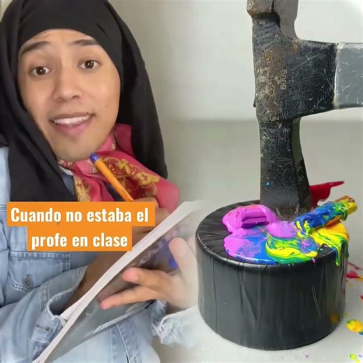 La morra de los plumones anota a todo el salón jaja 😛 #shorts