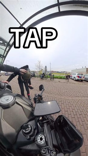 Tap tap BAM 👮 #police #bikerfun #bikerchick #ducati #streetfighter