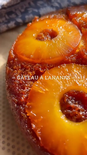 Trop beau ce gâteau renversé à l'ananas 🍍💛 @debo_gateaux La recette ici : https://www.instagram.com/p/CzEiDgMI82B/ | Marmiton