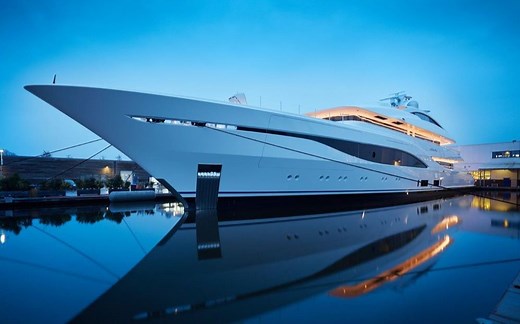 斐帝星2020年首艘超级游艇75米Arrow号下水，船如其名锋芒毕露