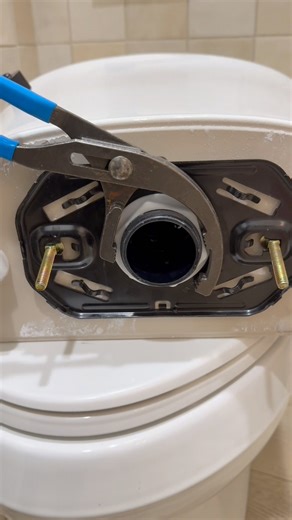🚽💥 Plumber Pro Tip 💥🚽If you’ve ever fought a stubborn toilet flush valve nut, this is the cheat code ⬇️👉 Oil filter wrench on the flush valve nut✔️ Locks on tight✔️ Even pressure✔️ No cracked tanks✔️ No broken tools✔️ Saves serious timeThis trick works like magic and once you try it, you’ll never wrestle one by hand again. 💪Share this with someone who’s replacing a toilet or learning the trade 👇#PlumbingRepair #HomeRepair #DIY #Handyman #PlumberLife #ProTips #LifeHack #Reels | Eduard Song