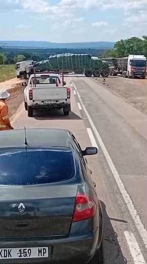 15K views · 109 reactions | WATCH | TRUCK STUCK ON R33 MODIMOLLE NEAR...