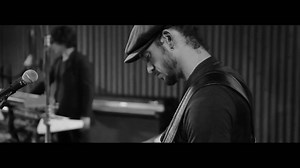 Découvrez une nouvelle vidéo d'Axel Bauer et son groupe: "Laisse Venir" (Session Studio Ferber) Pour voir ou revoir toutes les vidéos de la série, cliquez ici: http://bit.ly/axelbauer-session #1 Cargo #2 Aveugle #3 Eteins la lumière #4 La Chasse à l'instant #5 Pense à nous #6 Alligator #7 Laisse Venir #8 00 Zen | Axel Bauer