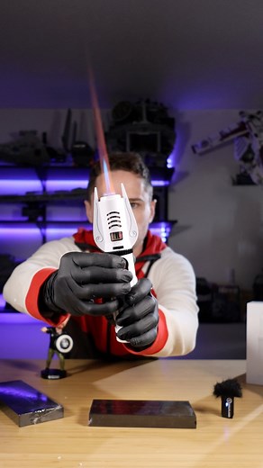 I actually got to try out a mini version of the world’s first lightsaber. Thank you @hacksmith.store and The Hacksmith #unboxing #lightsaber #starwars #hacksmith #jedi #sith | polskihussar