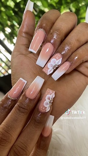 SanDIVANails sur TikTok