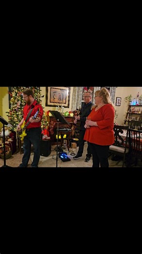 Here’s a little family music performance from Christmas night 🎄🎶 Our family concert tradition started with my grandma when we were really young. Every year, each grandkid had to perform—singing or playing an instrument—and we would stress about what we were going to do. But grandma was always so pleased and happy no matter what. That was her greatest joy. More than 45 years later, it means so much to see this tradition still alive, with my nephew on the bass and my brother on the guitar. Thank