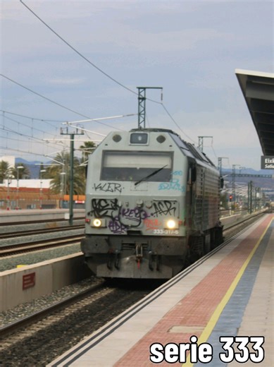 La 333.317 ROSCO pasa aislada por San isidro-Albatera-Catral procedente de la encina destino Pozo estrecho 📍San isidro-Albatera-Catral ⬅️Murcia Alicante ➡️ 🗓️21/1/26 🕒15:43 Gracias por el pitadon @majeroca 🫡#fyp #parati #xd