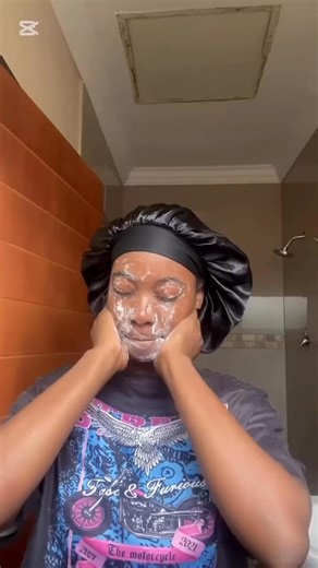 Imagine looking in the mirror and loving what you see — no filters, no concealer. The Acne & Dark Mark Control Collection transforms acne-prone, uneven skin into smooth, radiant confidence. 💧 Clears active breakouts 🌿 Fades dark marks 🌟 Restores even tone & glow Your transformation starts with the right routine. 💙 👉 Start your clear-skin journey today! | Skin Remedy