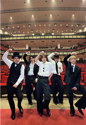 WILD BLUE 'Glitch': Experience the Unique Sound