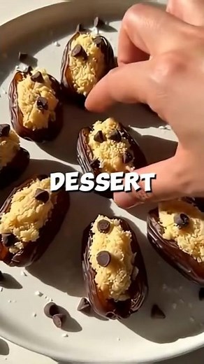 Healthy Stuffed Dates #dessert #stuffed #dates