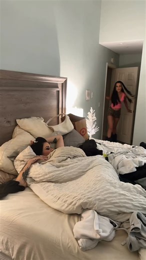 Shelby O’Connor 🐚🐝 | Dressed up as Jwoww for New Year’s Eve for a reality star new years theme @jwoww #jwoww #jerseyshore #realitytv #realitytvshow #snookiandjwoww | Instagram