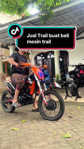 Jual Motor Trail untuk Beli Mesin KTM Terbaru