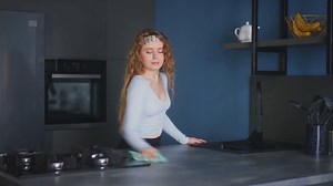 Inside_Jennifer_Garner_s_Treehouse_Kitch