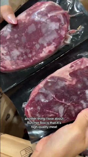Whats inside of a butcher box! 📦 🥩 🍖 #butcherbox #whatsinside #ad #highqualitymeat #meatdelivery