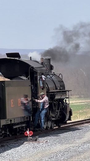 1.7M views · 26K reactions | Getting out and flipping the track #traind #trains #reels #reel #railroad #steamlocomotive #reelsinstagram East Broad Top Railroad and Coal Company #travel #history #railroadhistory | Big Trains | Facebook