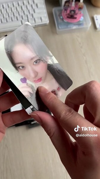 Replying to @🍉mingimingimingi🍉 Do you think this album is worth it?👀🛒#itzyborntobe #itzyalbumunboxing #kpopsmallbusiness #kpopstoreinusa