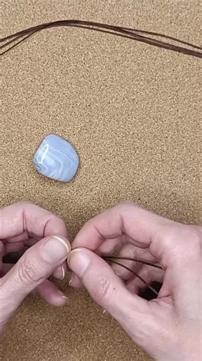 How to make a beaded crystal necklace with macrame! Find the full tutorial on my YouTube channel: @melyannacrystals #wrappingcrystals #macrametutorial #crystalhealing #wrappedstones #carnelian #macramecrystals #