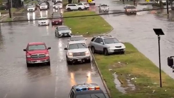 Heavy rain across Houston leads to street flooding, strands drivers