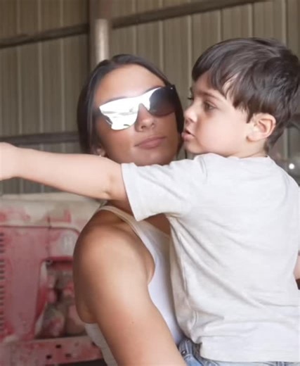 🌽 1 row corn picker for 600 acres! Live to Farm 🌽 Watch full episodes on AcresTV 👀 #tvshow #fyp #foryou #tvseries #viral #foryoupage #tiktok #series #tvclips #televison #youtube #discoverychannel #acrestv #rfdtv #tvtok #farming #livetofarm #farmlife #tvshowfan #tvshowaddict #agtv #agriculturaltv | Live To Farm