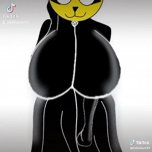 Yoyo's Unique Latex Dress Inflation Experience