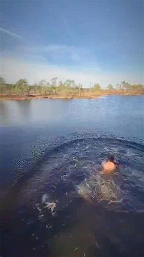 Gatavojamies ciemos pie ziemas peldētājiem Beberliņos - šo svētdien, 9.novembrī plkst.13:00. Paldies VeloRonis par aicinājumu pievienoties koptreniņam un iepazīstināt ar Ūdens soļošanu! 💜 Tikmēr mēs paši turpinām rūdīties un censties sadraudzēties ar aukstu ūdeni, lai varam pagarināt ūdens soļošanas sezonu! 🌊💙 #aquawalkinglatvia #aquawalking #ūdenssoļošana | Aqua Walking Latvia / Ūdens soļošana Latvijā