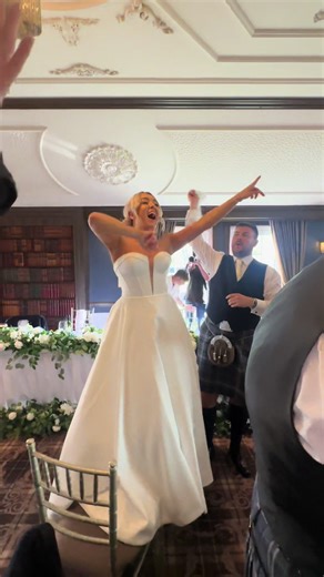 Start Your Wedding with a Bang: Singing Servers