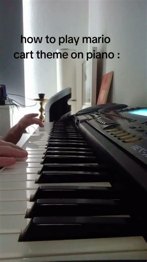 how to play mario cart theme on piano