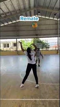 Práctica de fundamentos técnicos del voleibol