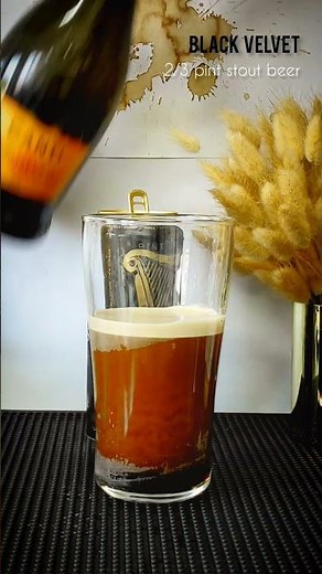 How to make a Black Velvet beer cocktail at home (recipe)