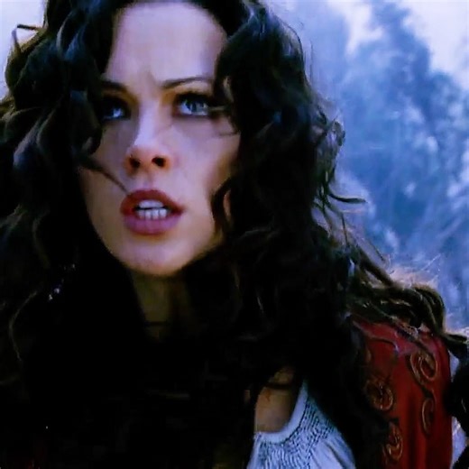 The humans' trap almost caught the werewolf.#edit #shorts #viral #shortvideo