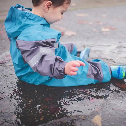 Help your kids explore rain or shine - because adventure shouldn't depend on the weather. Discover the best in children's rainwear. 💦 | Oakiwear