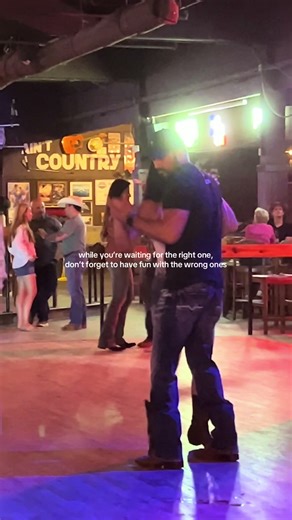 this girl loves to have fun 💃🏻 #single #singlelife #texastwostep #dance #girlsjustwanttohavefun