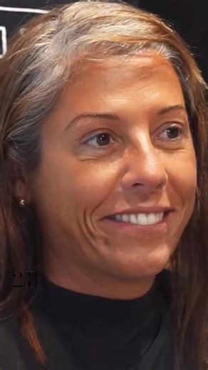 Her hair looked messy… lifeless… and made her look years older.  But then—something magical happened. ✨ Just wait till you see her now!  Watch the full transformation in the comments below  | JoJo 8k | Facebook