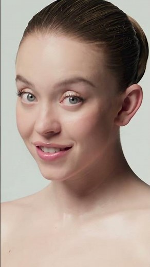 Sydney Sweeney owns the spotlight in the new PRISMA FLASH