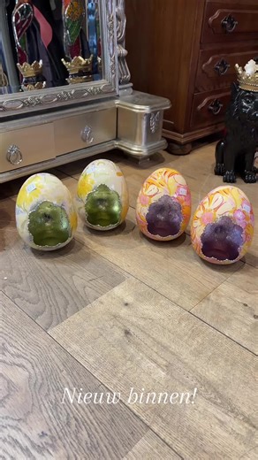 Hoe leuk zijn deze paas eitjes! Voor een waxine lichtje of gewoon zo. 16 cm hoog €16,95 www.jesliving.nl #winkel #webshop #inrichting #foru #foryoupage❤️❤️